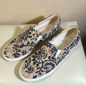 Bucket feet loafers size 8